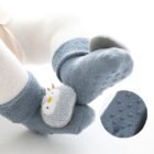 chausson antiderapant bebe bleu chouette au pieds