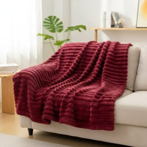 Plaid fausse fourrure rouge bordeaux