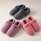 Chaussons roses en pilou pilou, vue 2