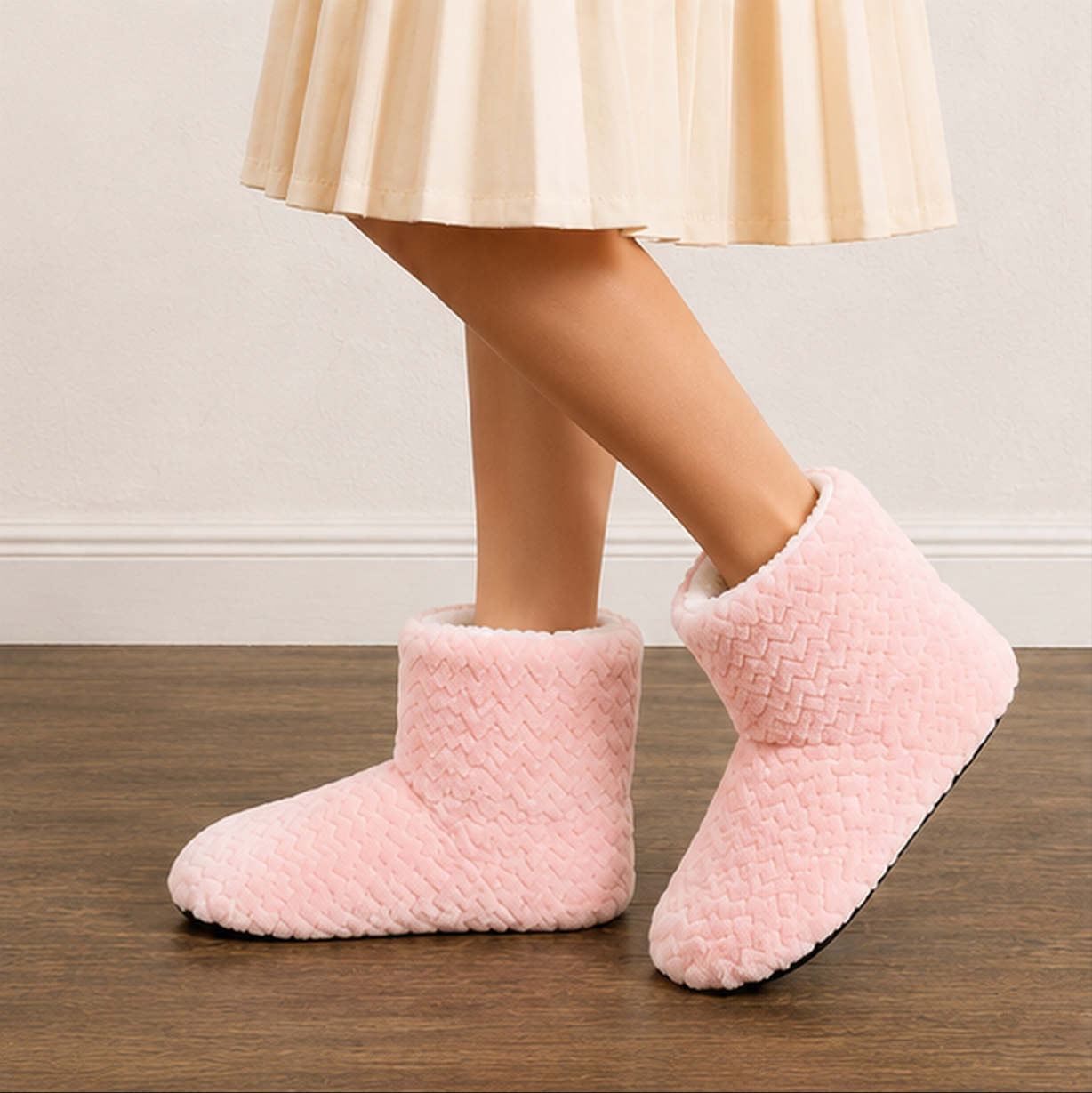 Women-slippers in-soft-fleece-pink 1.jpg.png Chausson femme en pilou pilou doux
