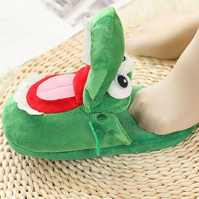 Chausson crocodile enfant en peluche verte - vue 1 Chausson crocodile enfant en peluche verte - vue 1