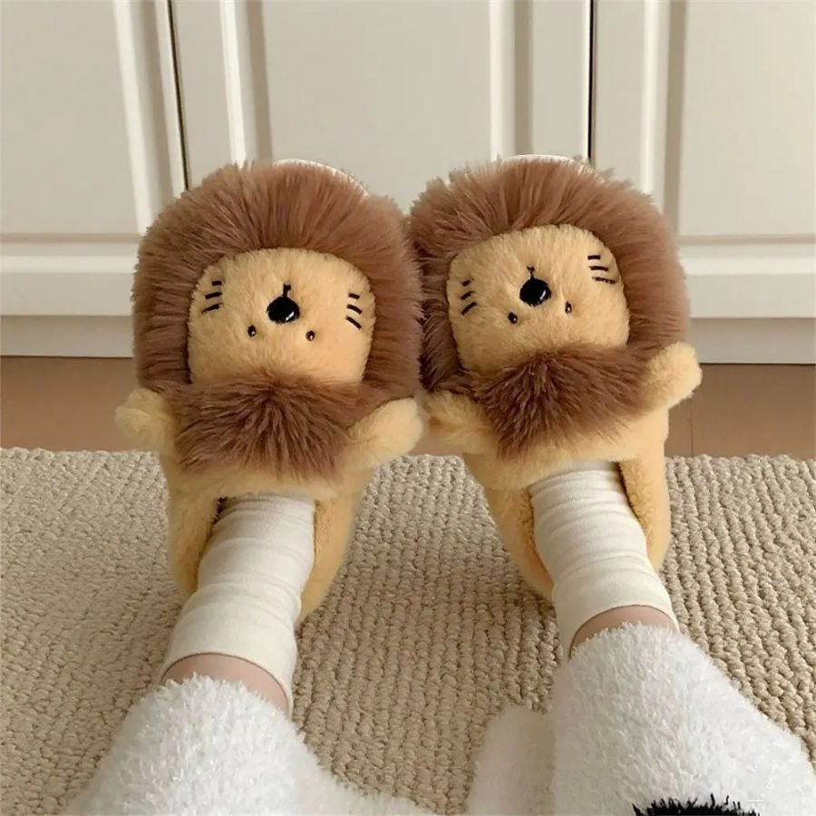 Chaussons lion en peluche à crinière - vue 3