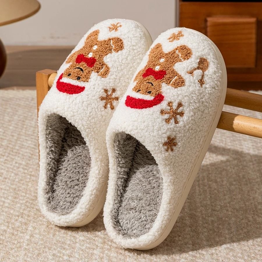 Pantoufles de Noël bonhomme en pain d'épice - vue 1 Pantoufles de Noël bonhomme en pain d'épice - vue 1